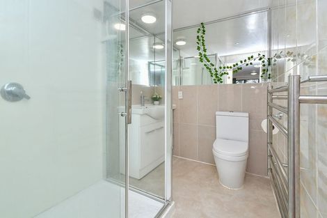 Photo of property in 75 Ridge Road, Howick, Auckland, 2014