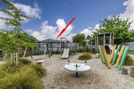 Photo of property in 3 Julia Place, Totara Vale, Auckland, 0629