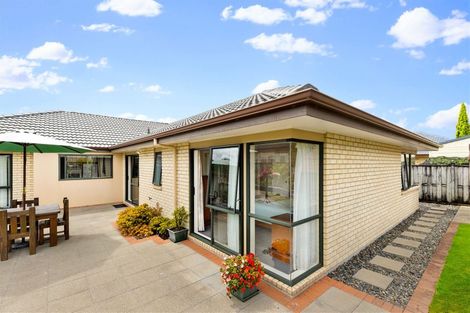 Photo of property in 58 Hillwell Drive, Henderson, Auckland, 0612