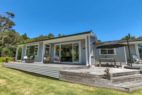 Photo of property in 42 Landing Road, Titirangi, Auckland, 0604