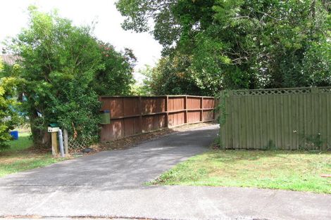 Photo of property in 36 Serwayne Place, Sunnyvale, Auckland, 0612