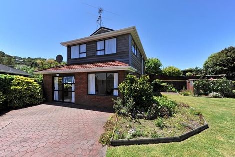 Photo of property in 67a Thatcher Crescent, Crofton Downs, Wellington, 6035