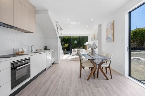 Photo of property in 6/10 Hutchinsons Road, Bucklands Beach, Auckland, 2014