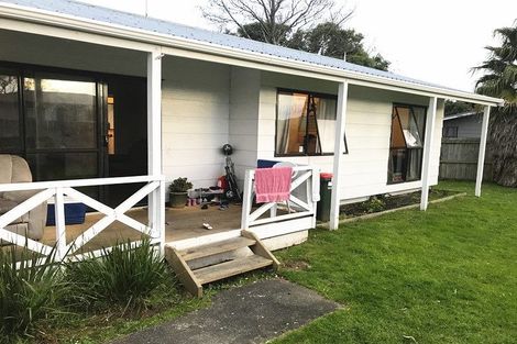 Photo of property in 2/90 Shifnal Drive, Randwick Park, Auckland, 2105