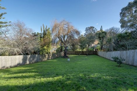 Photo of property in 5 Sea Vista Avenue, Beach Haven, Auckland, 0626