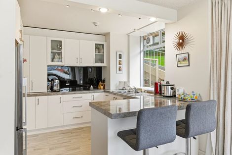 Photo of property in Jerningham Apartments, 20 Oriental Terrace, Oriental Bay, Wellington, 6011