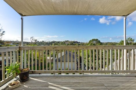 Photo of property in 49a Onewa Road, Northcote, Auckland, 0627