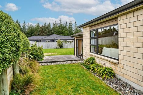 Photo of property in 96 Endeavour Drive, Whitby, Porirua, 5024