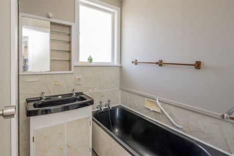 Photo of property in 21 Meadowvale Drive, Levin, 5510