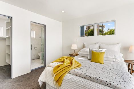 Photo of property in 21 Renoir Street, West Harbour, Auckland, 0618