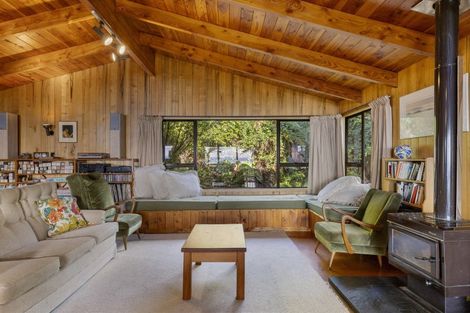 Photo of property in 10 Pukawa Road, Pukawa Bay, Turangi, 3381