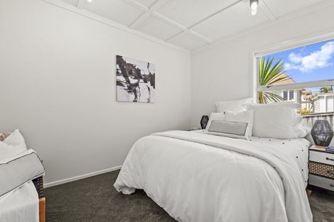 Photo of property in 5 Lyons Avenue, Murrays Bay, Auckland, 0630