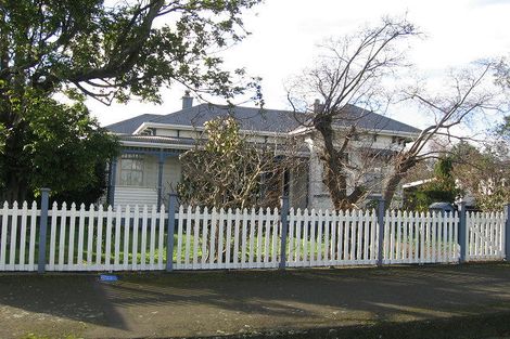 Photo of property in 2 Wellington Street, Feilding, 4702