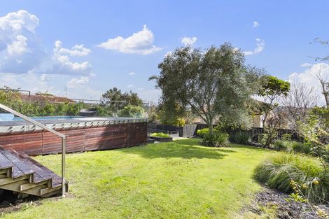 Photo of property in 12 Hyde Road, Rothesay Bay, Auckland, 0630