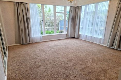 Photo of property in 31 Heretaunga Square, Silverstream, Upper Hutt, 5019