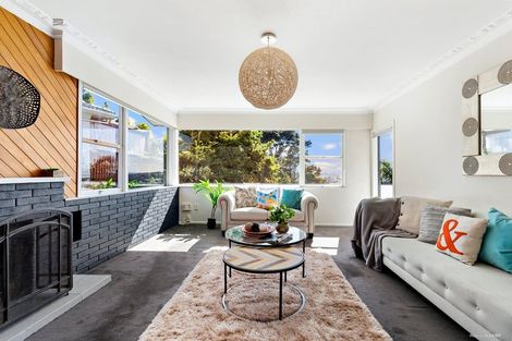 Photo of property in 2/599 Glenfield Road, Totara Vale, Auckland, 0629