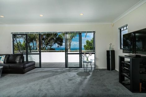 Photo of property in 1/3 Auld Street, Torbay, Auckland, 0630