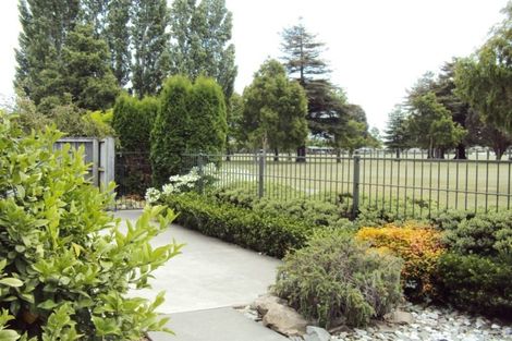 Photo of property in 18 Woodfield Lane, Redwood, Christchurch, 8051