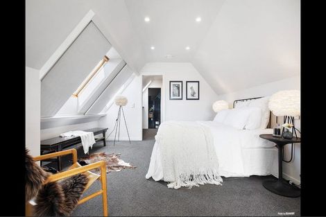 Photo of property in 147 Seatoun Heights Road, Miramar, Wellington, 6022