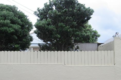 Photo of property in 37 Apu Crescent, Lyall Bay, Wellington, 6022