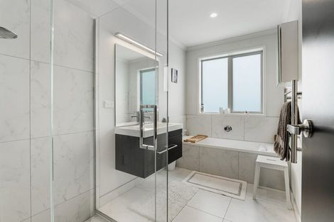 Photo of property in 11 Fred White Drive, Kumeu, 0810