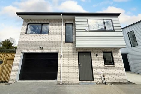 Photo of property in 2/7 Peverill Crescent, Papatoetoe, Auckland, 2025