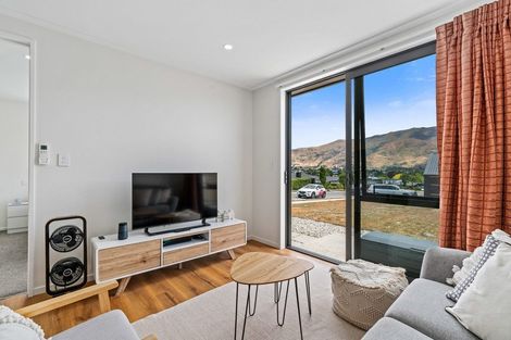 Photo of property in 64 Kirimoko Crescent, Wanaka, 9305