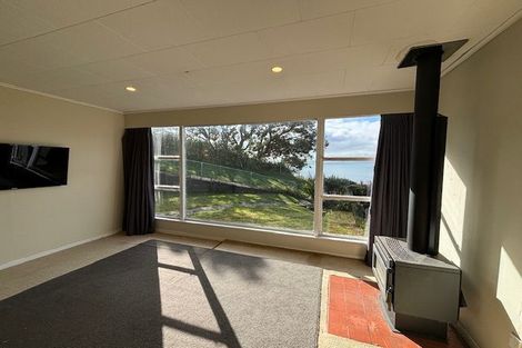 Photo of property in 65 Howard Road, Orere Point, Papakura, 2585