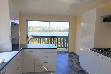 Photo of property in 9 Gloaming Hill, Titahi Bay, Porirua, 5022