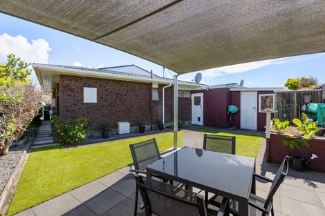 Photo of property in 1a Hunter Place, Merrilands, New Plymouth, 4312