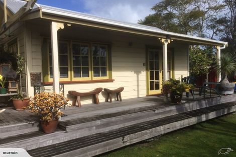 Photo of property in 81 Vauxhall Road, Devonport, Auckland, 0624