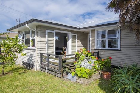 Photo of property in 52 Tyndall Road, Outer Kaiti, Gisborne, 4010