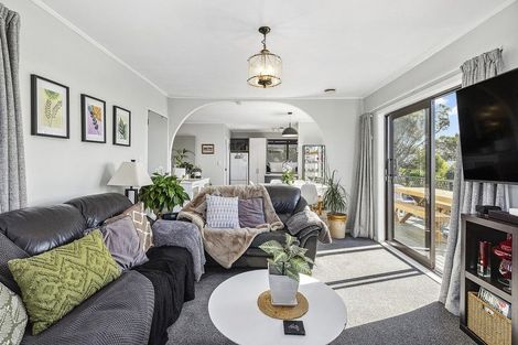 Photo of property in 5 Tikati View, Titahi Bay, Porirua, 5022