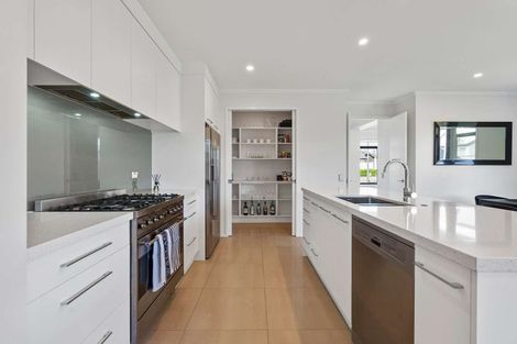 Photo of property in 9 Paso Fino Crescent, Karaka, Papakura, 2113