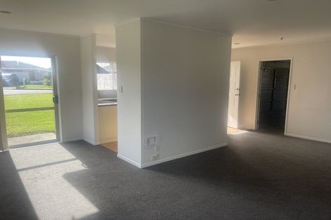 Photo of property in 6 Mark Edgar Place, Clendon Park, Auckland, 2103