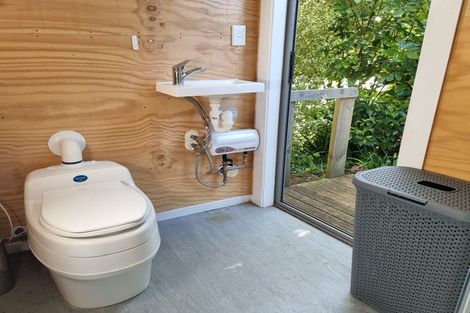 Photo of property in 9 Milton Terrace, Picton, 7220