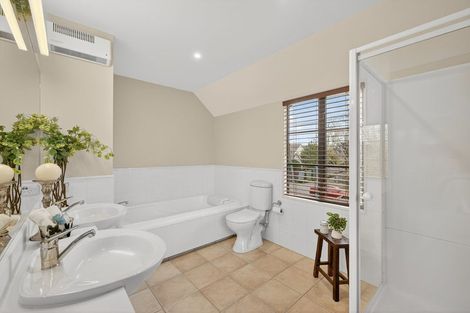 Photo of property in 106 Hamilton Avenue, Ilam, Christchurch, 8041