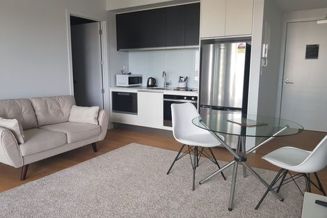 Photo of property in Frank Sargeson Apts, 404/74 Anzac Street, Takapuna, Auckland, 0622