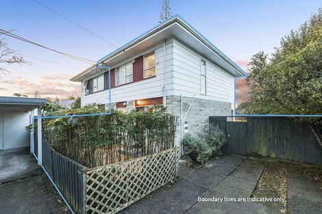 Photo of property in 2/43 Rimu Street, New Lynn, Auckland, 0600