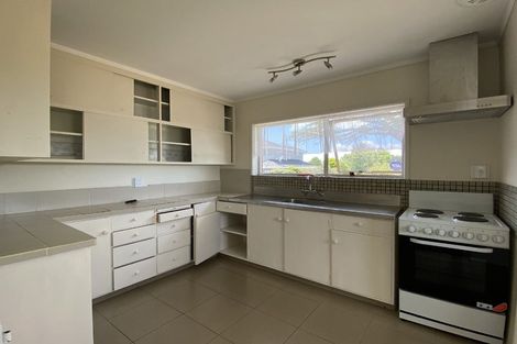 Photo of property in 72 Botany Road, Botany Downs, Auckland, 2010