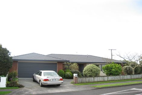 Photo of property in 2 Taylor Place, Merrilands, New Plymouth, 4312