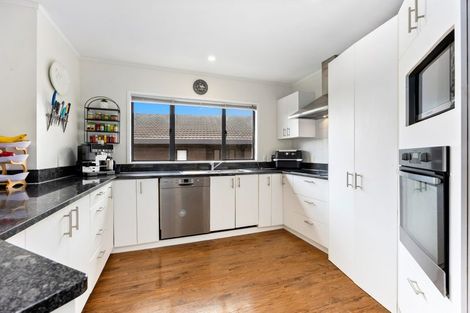 Photo of property in 44 Bayside Drive, Browns Bay, Auckland, 0630