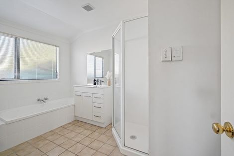 Photo of property in 14 Catalina Drive, Melville, Hamilton, 3206