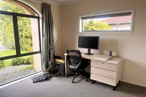 Photo of property in 6 Henridge Place, Avonhead, Christchurch, 8042