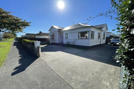 Photo of property in 3a Haverstock Road, Sandringham, Auckland, 1025