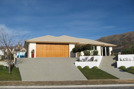 Photo of property in 16 Hyland Street, Wanaka, 9305