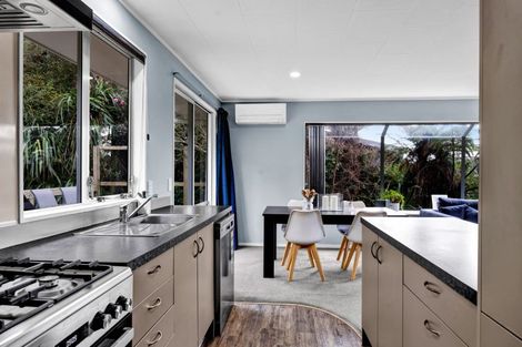 Photo of property in 73 Heta Road, Highlands Park, New Plymouth, 4312