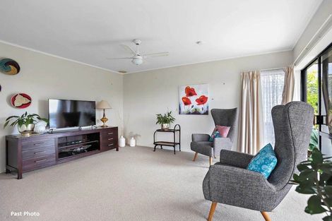 Photo of property in 7 Cobham Crescent, Kelston, Auckland, 0602