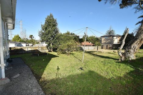 Photo of property in 52 Beaubank Road, Kelston, Auckland, 0602