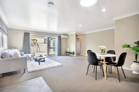 Photo of property in 10 Nirmal Place, Sunnyvale, Auckland, 0612